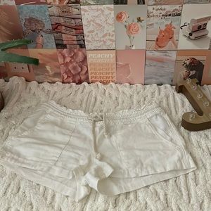 These are your perfect cover up, beach shorts😍